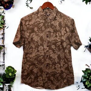 Express ★ Men's Casual Short Sleeve Button-Up ★ Hawaiian Nature Safari Print